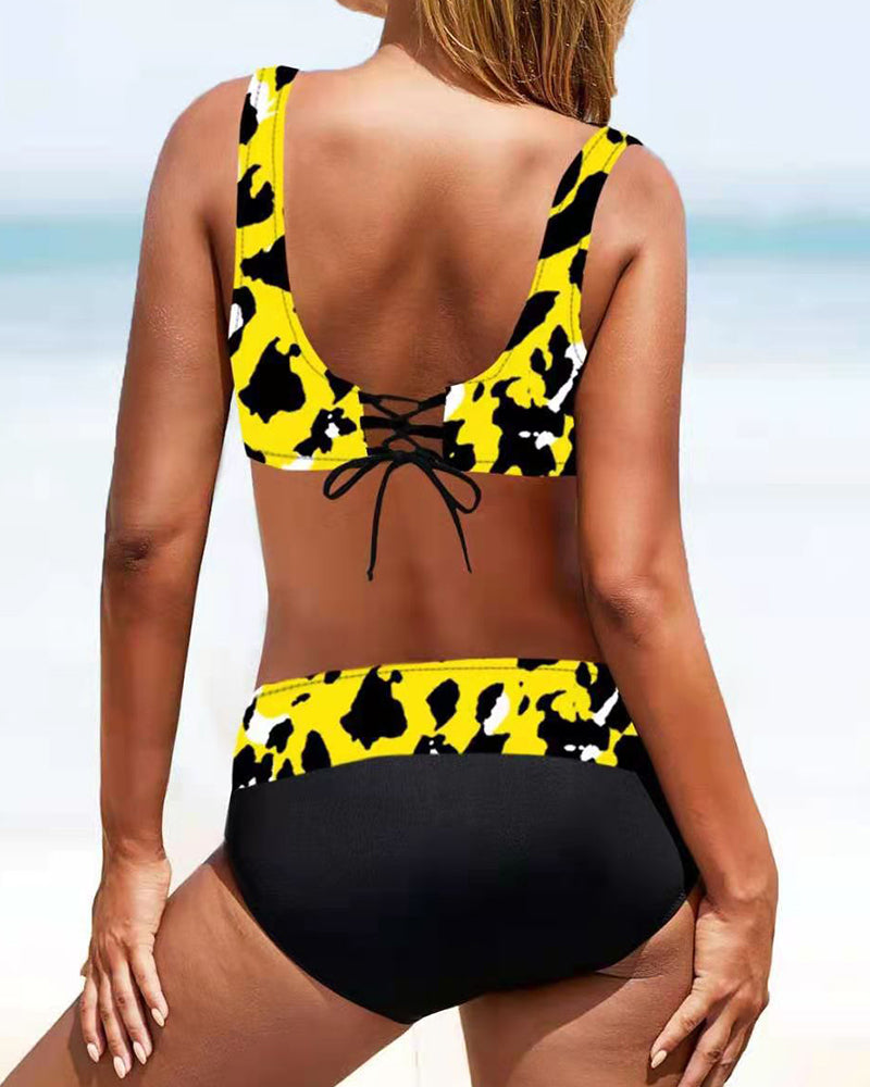 Aldiva - Bikini mit buntem Badeanzug