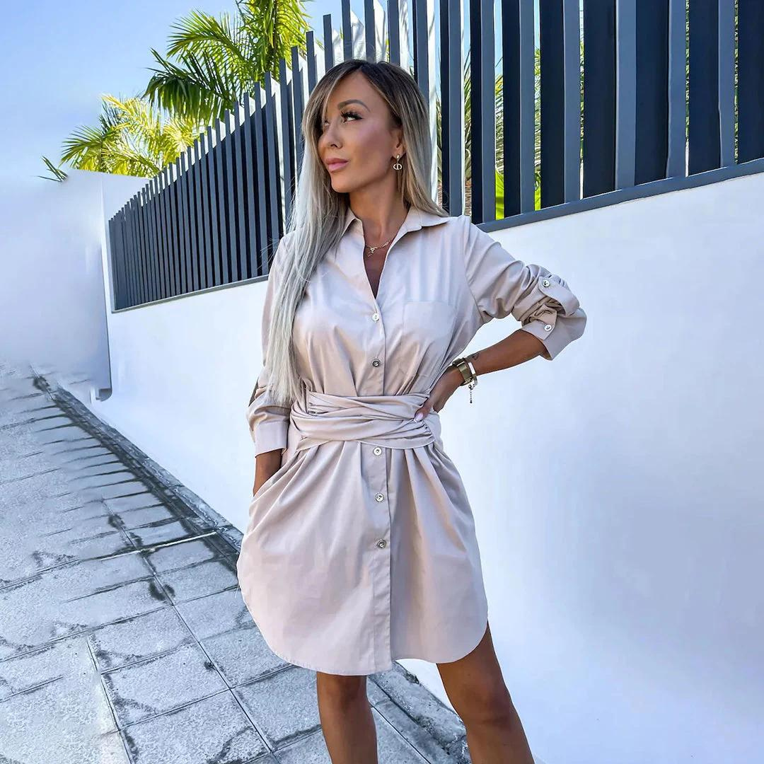 Kerstin Kleid | Verspieltes Mini-Kleid mit Knopfleiste für einen femininen Look