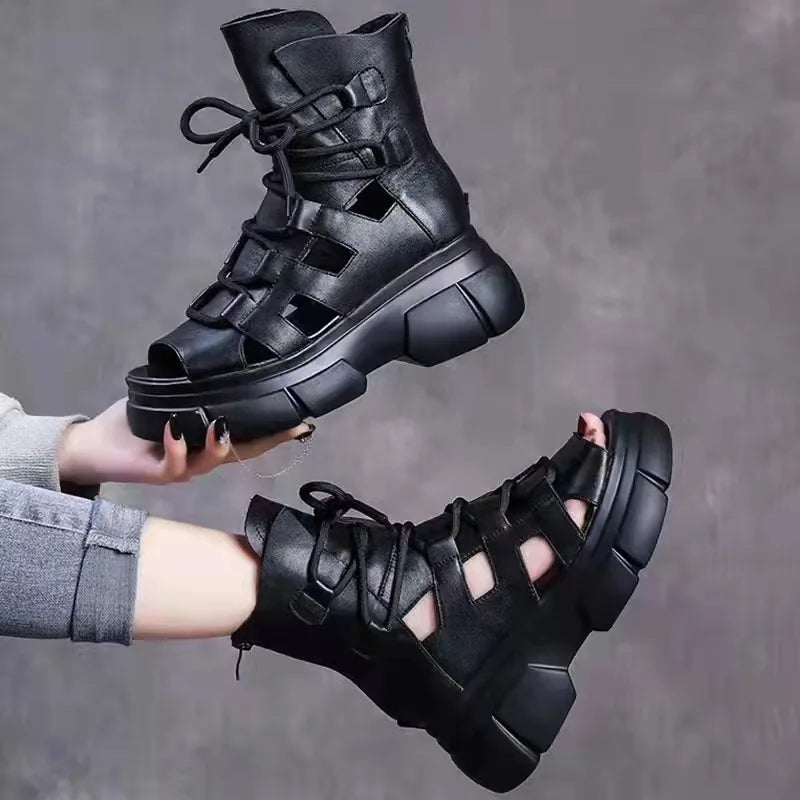 Kendra - Sandalen mit Keilabsatz und Knöchelriemen