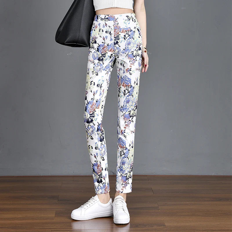 Dakota - High Waist Modische Damenhose mit Blumendruck