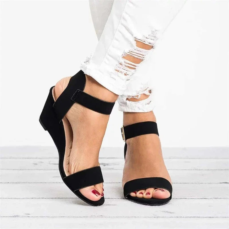 Helga - Bonbonfarben Modische Damensandalen mit Schnalle
