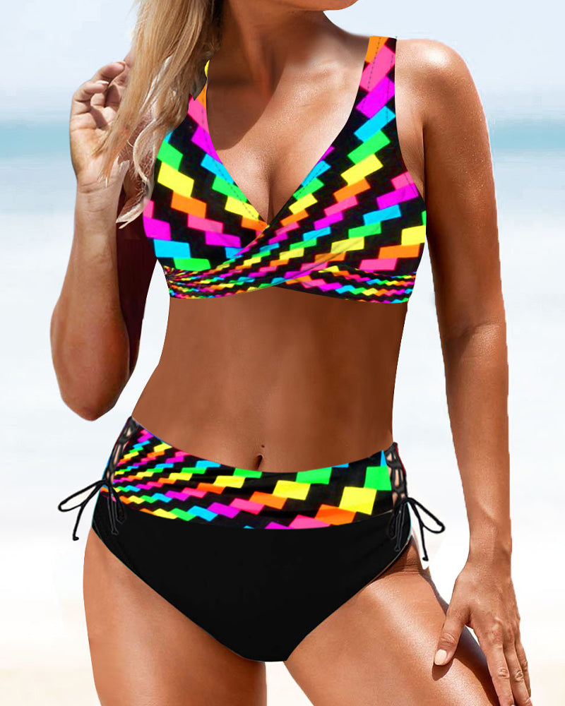 Aldiva - Bikini mit buntem Badeanzug