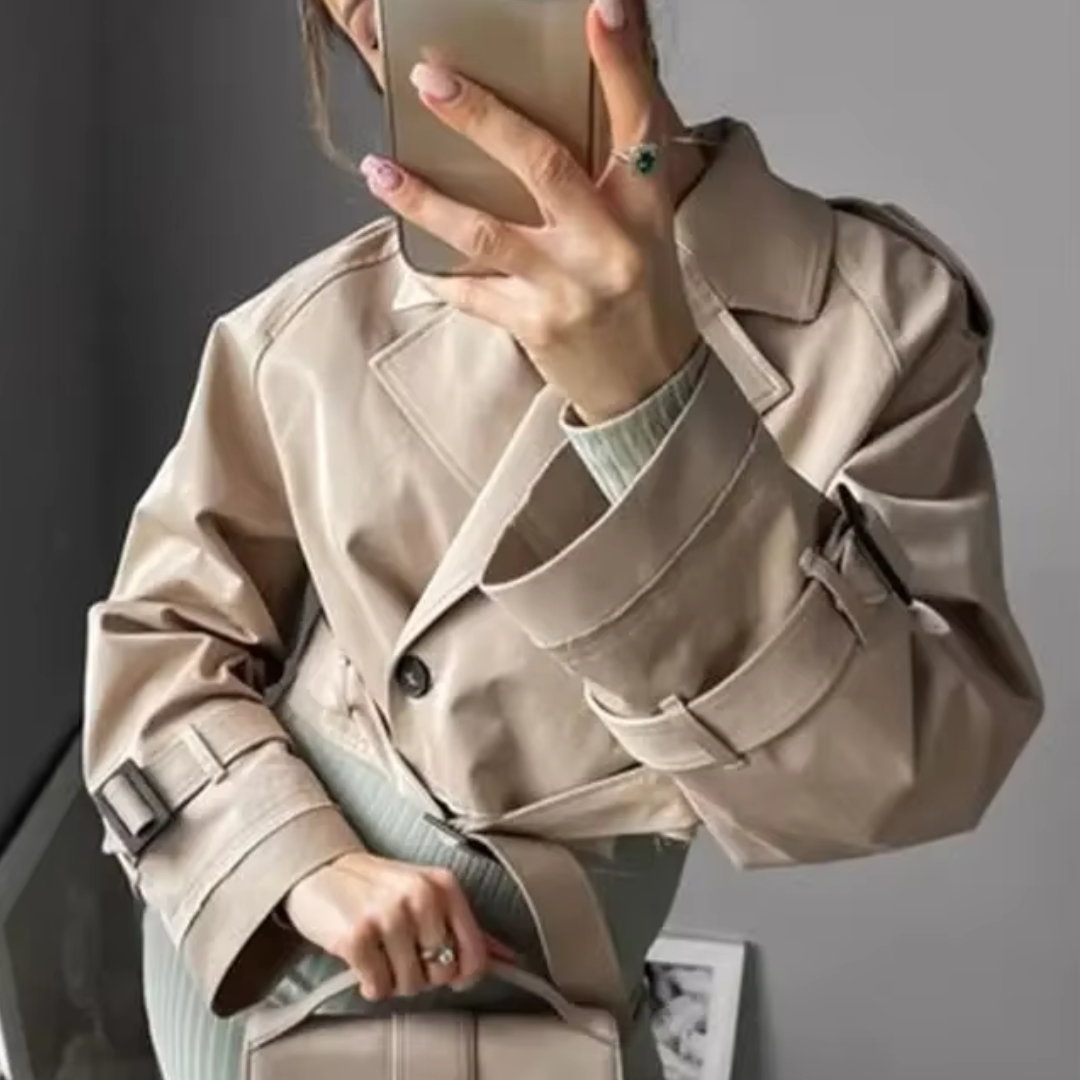 Greta Jacke | Stylische Kurzjacke mit doppelreihigem Verschluss und Taillengürtel