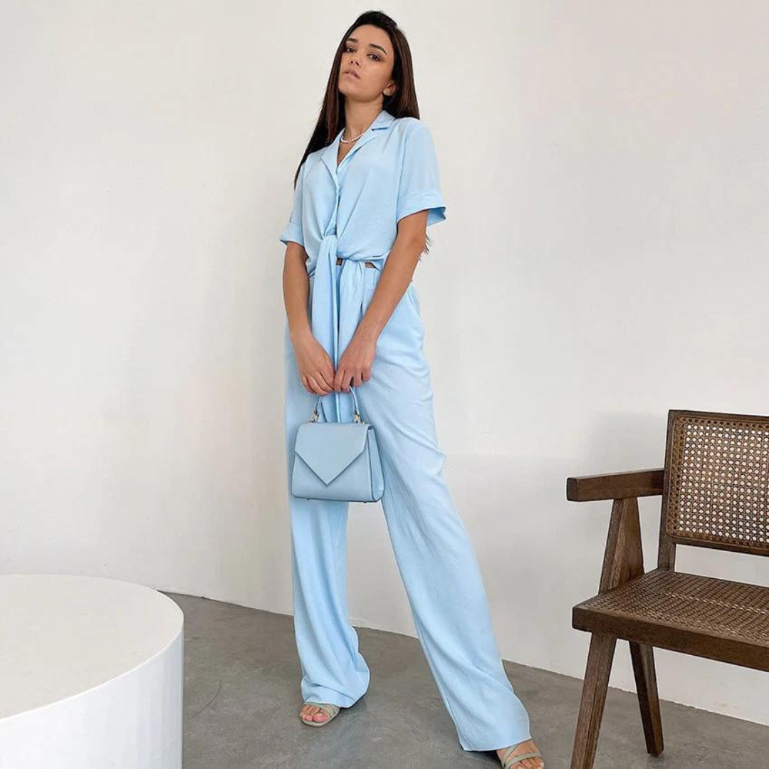Liesel Zweiteiliges Set | Stilvolle Bluse zum Binden und gerade Hose für einen schicken Loungewear-Look