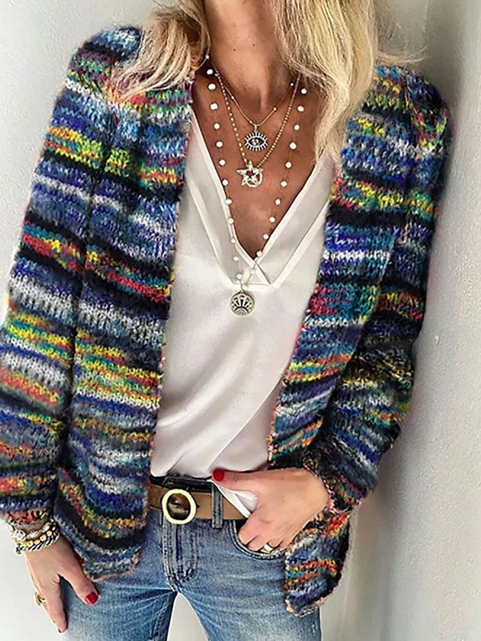 Alia - Blüte Eleganz Handgefertigte Strickjacke
