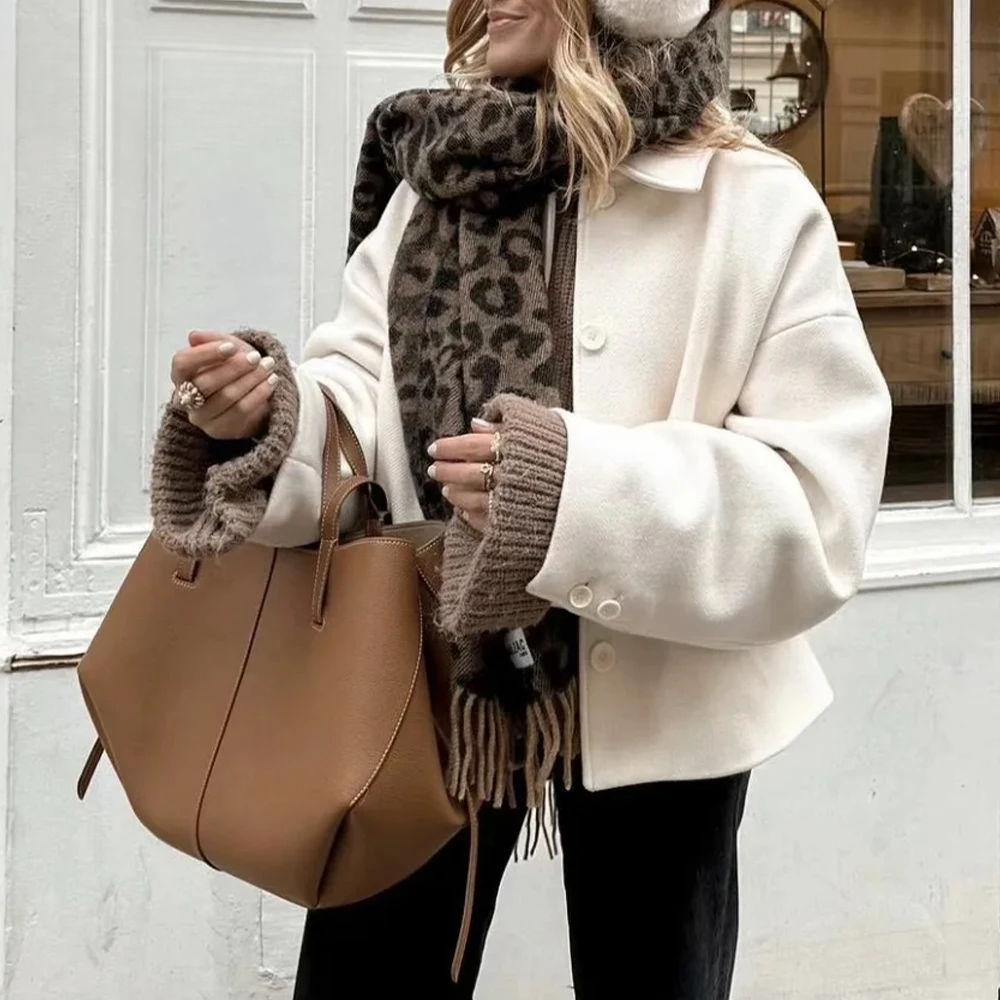 Lillymoda | Camille - Eleganter Daunenmantel mit Vintage-Kragen