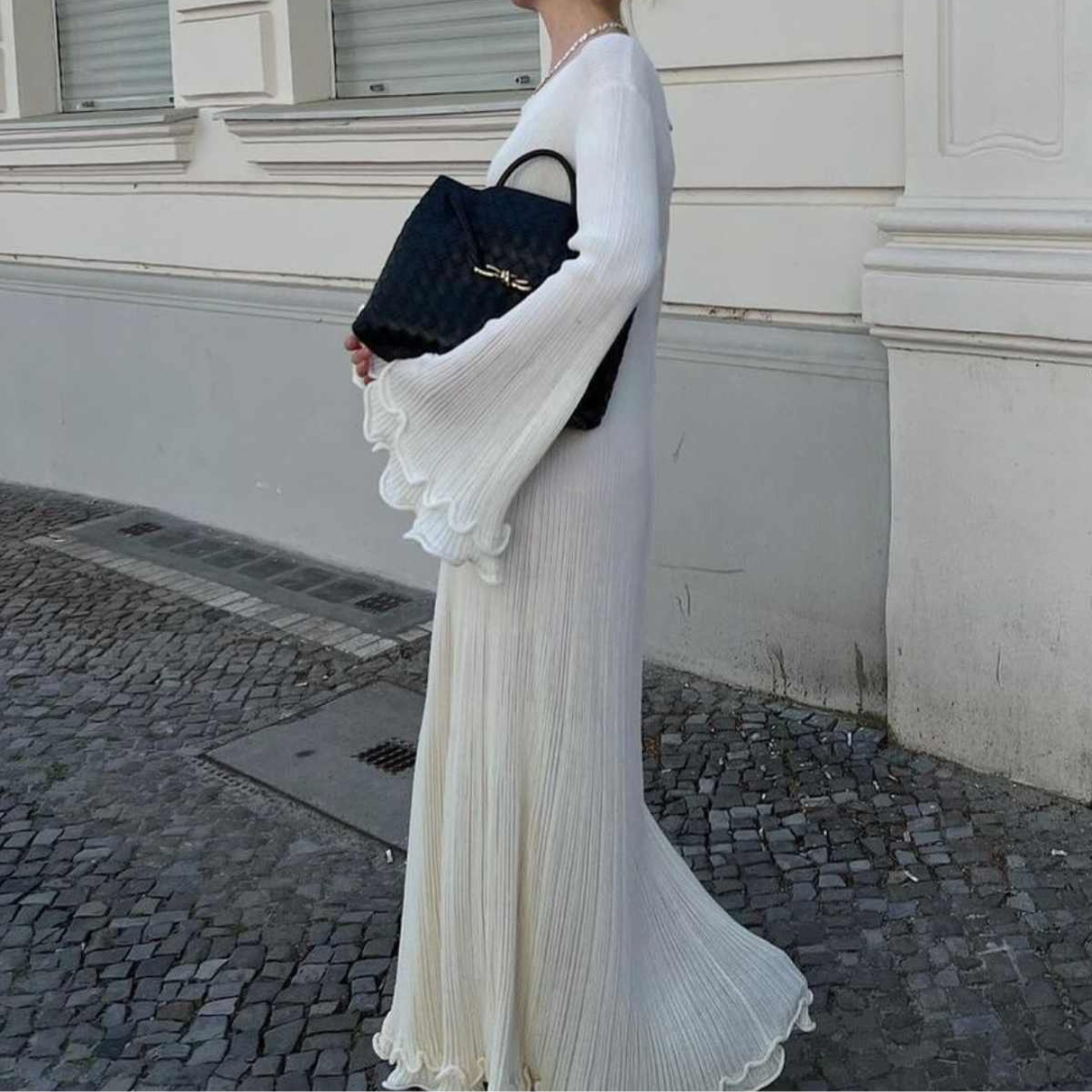 Lina Strickkleid | Modisches Damenkleid mit Rüschen und weichem Stoff