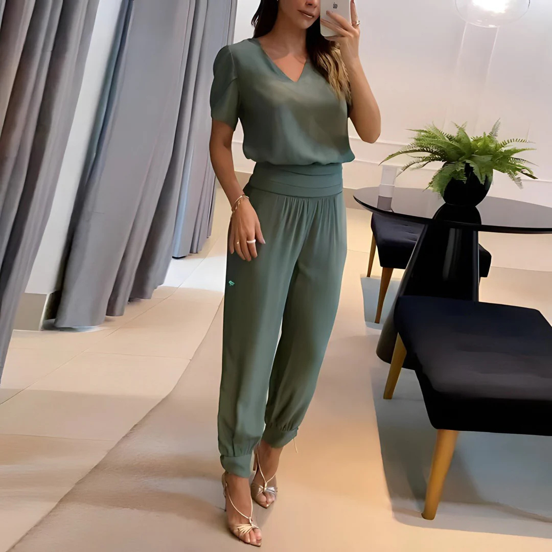 Alexandra Set | Moderne Kombination aus Bluse und Hose im Loungewear-Stil