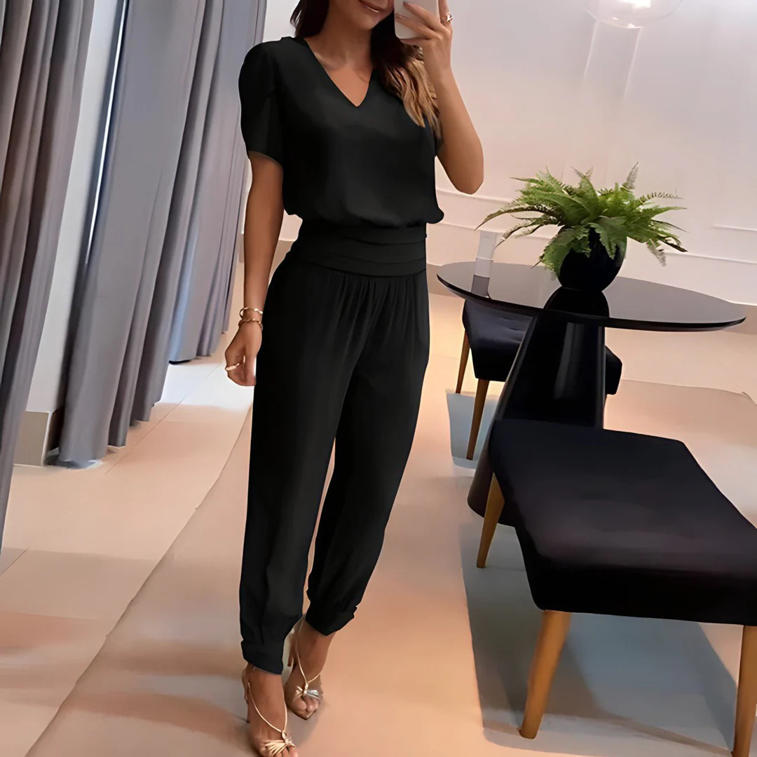 Alexandra Set | Moderne Kombination aus Bluse und Hose im Loungewear-Stil