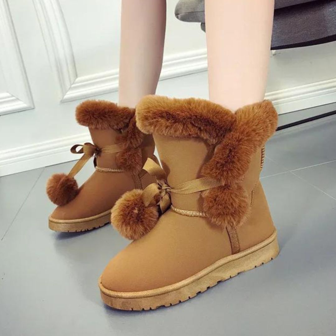Dahlia - Elegante Winterstiefel mit Pompon-Verzierung