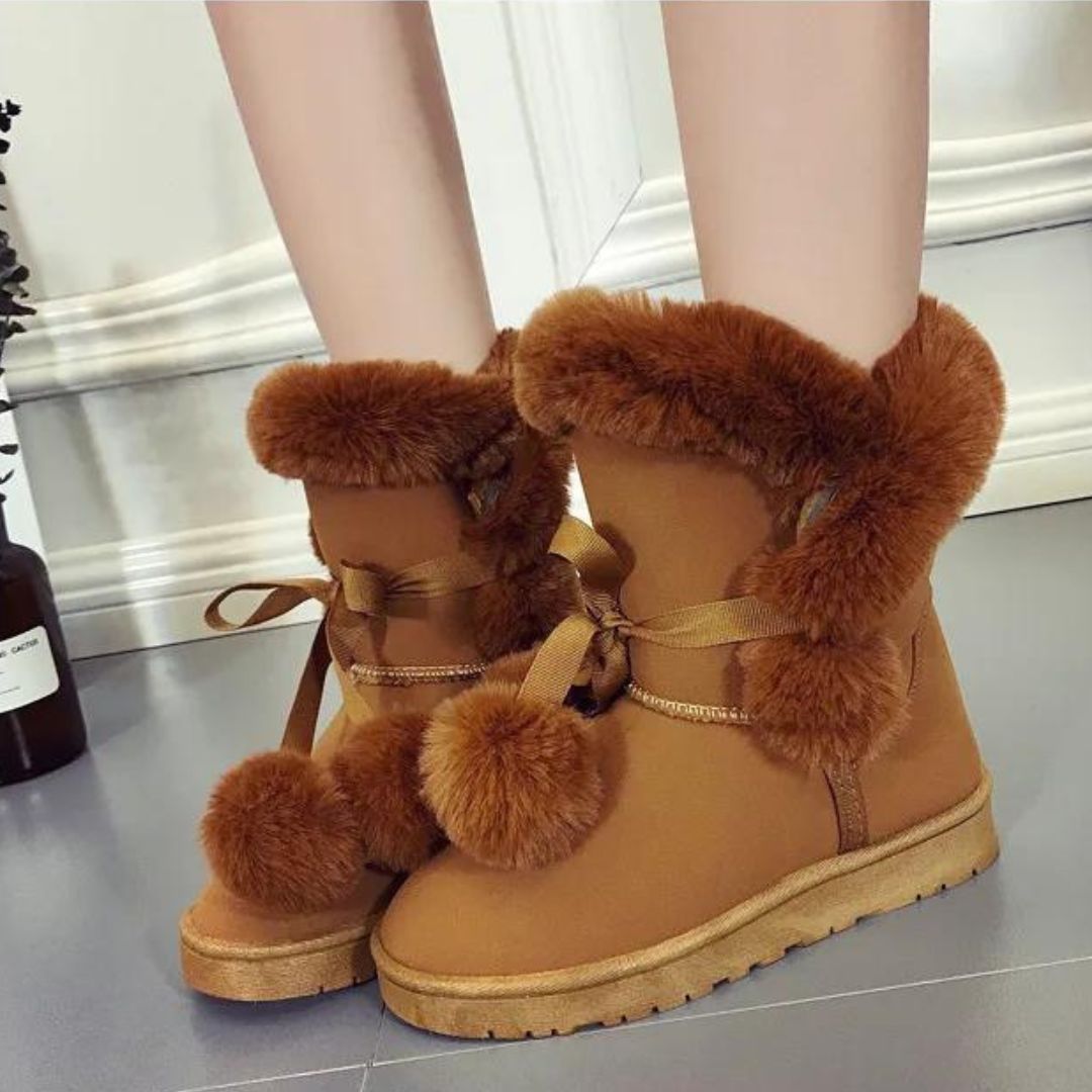 Dahlia - Elegante Winterstiefel mit Pompon-Verzierung