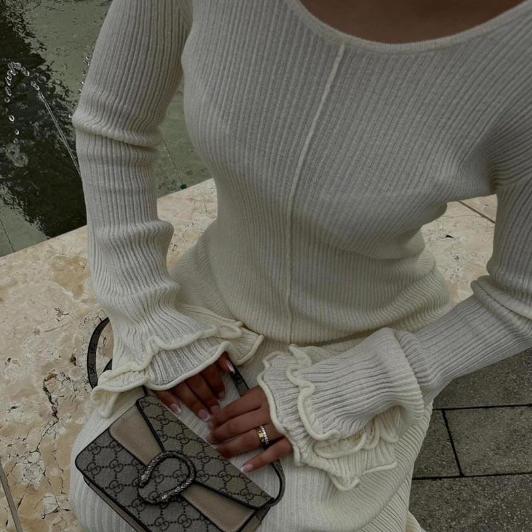 Lina Strickkleid | Modisches Damenkleid mit Rüschen und weichem Stoff