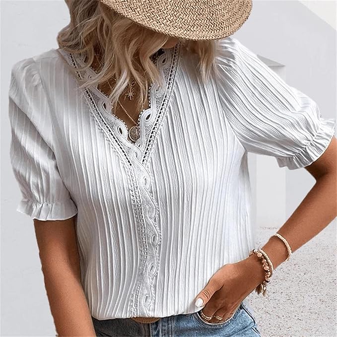 Leichte Sommerbluse mit elegantem Design