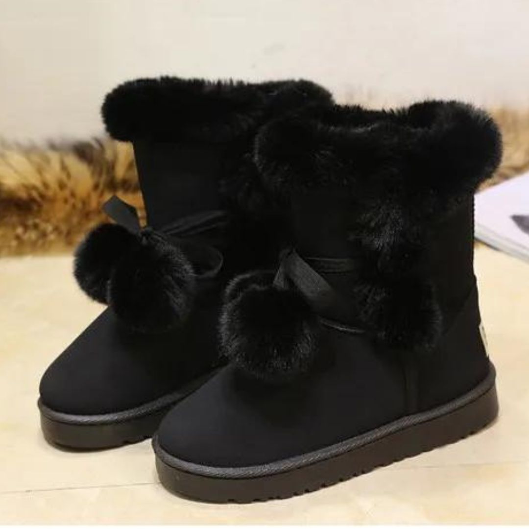 Dahlia - Elegante Winterstiefel mit Pompon-Verzierung