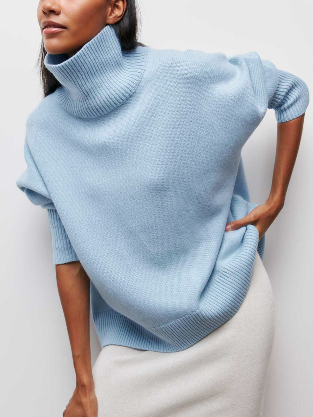 Cloudless Sky Rollkragenpullover - Oversize Damen-Strickmode - Maria