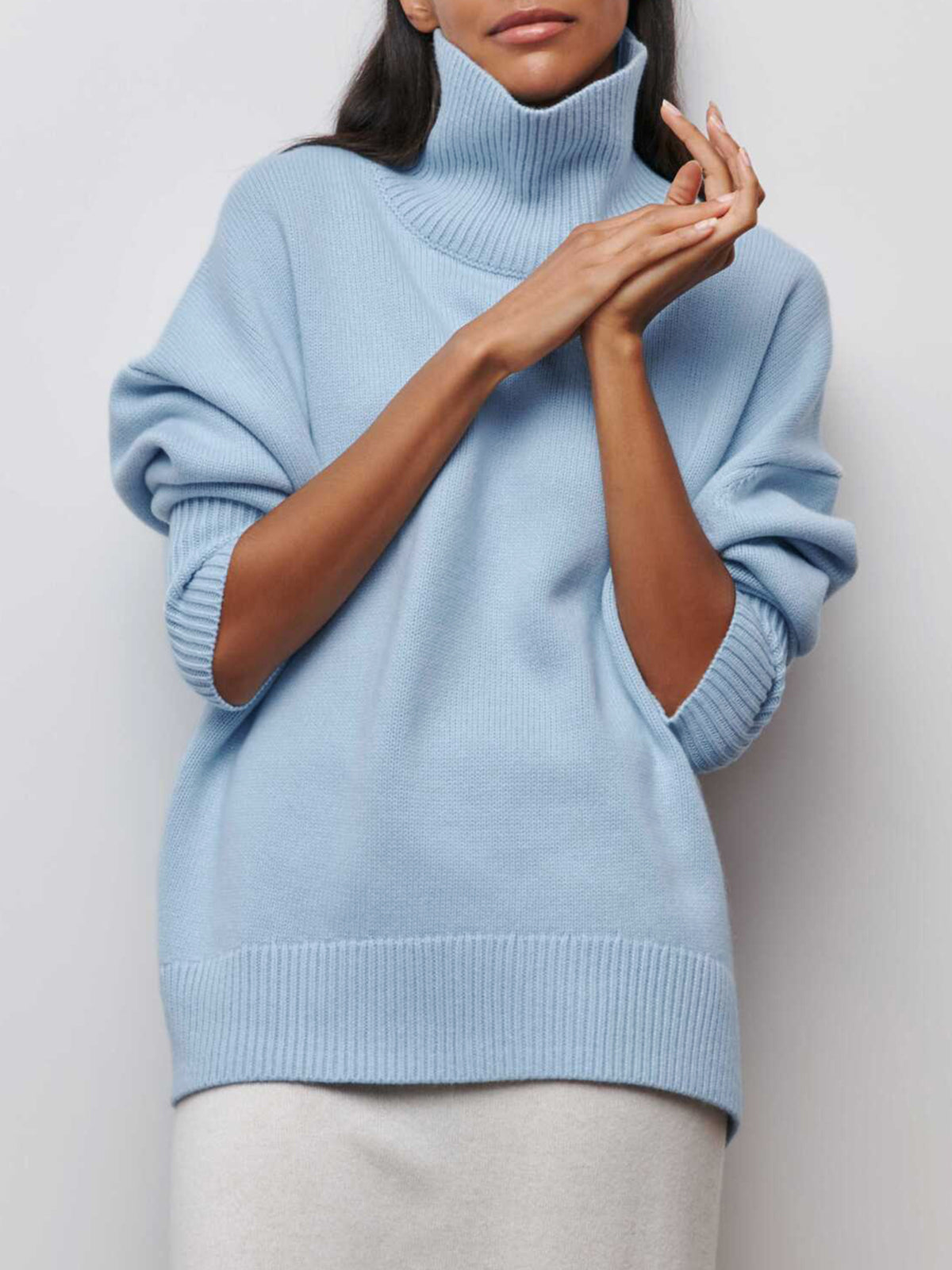 Cloudless Sky Rollkragenpullover - Oversize Damen-Strickmode - Maria