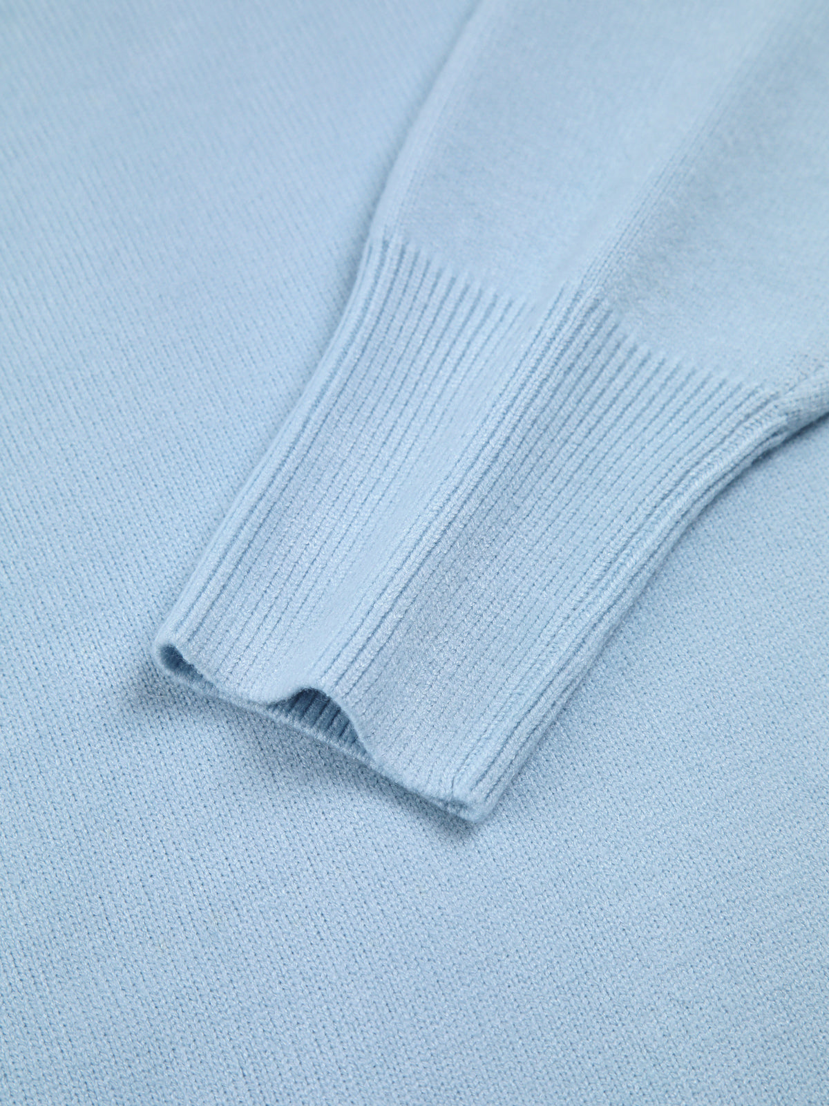 Cloudless Sky Rollkragenpullover - Oversize Damen-Strickmode - Maria