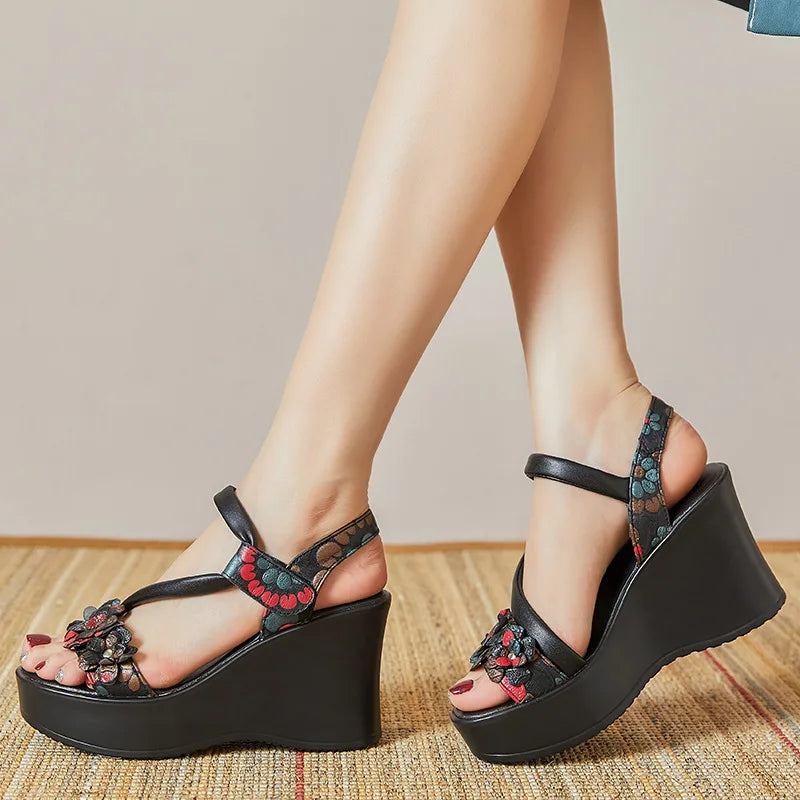 Hana - Retro-Gladiator-Sandalen mit Blumenmuster
