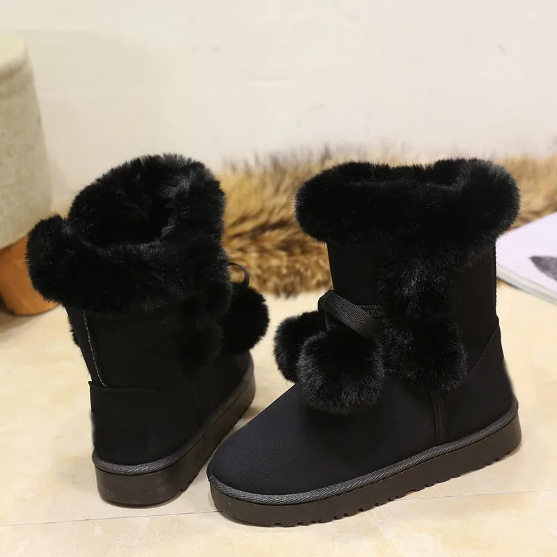 Dahlia - Elegante Winterstiefel mit Pompon-Verzierung