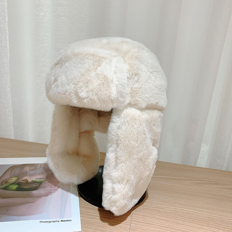 Wärmende Mütze mit weichem Material und Ohrenklappen