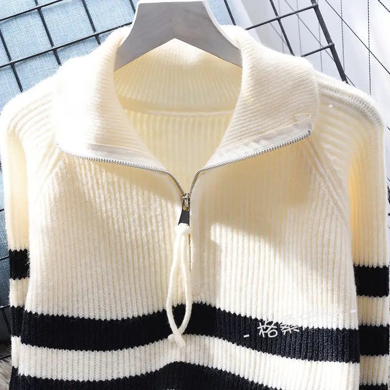 Rochelle - Stylischer Streifenpullover mit Reißverschlusskragen