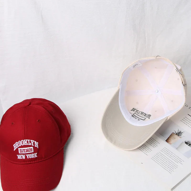 Damen-Baseballkappe mit gestickten Buchstaben