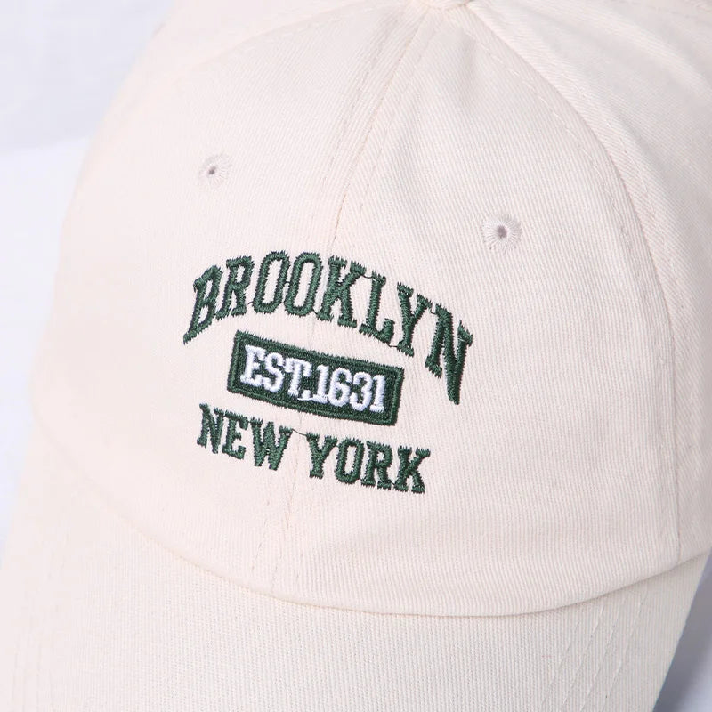 Damen-Baseballkappe mit gestickten Buchstaben