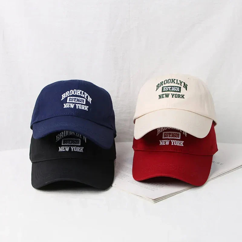 Damen-Baseballkappe mit gestickten Buchstaben