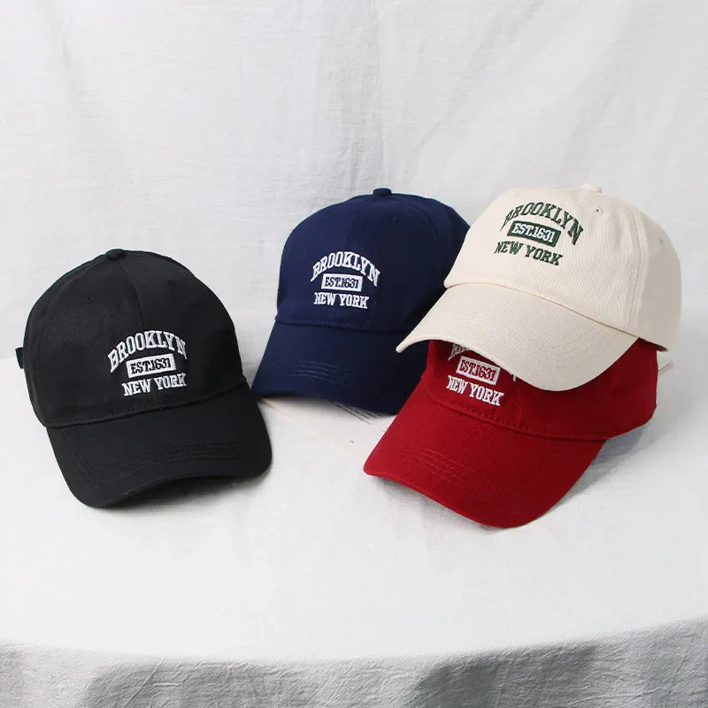 Damen-Baseballkappe mit gestickten Buchstaben