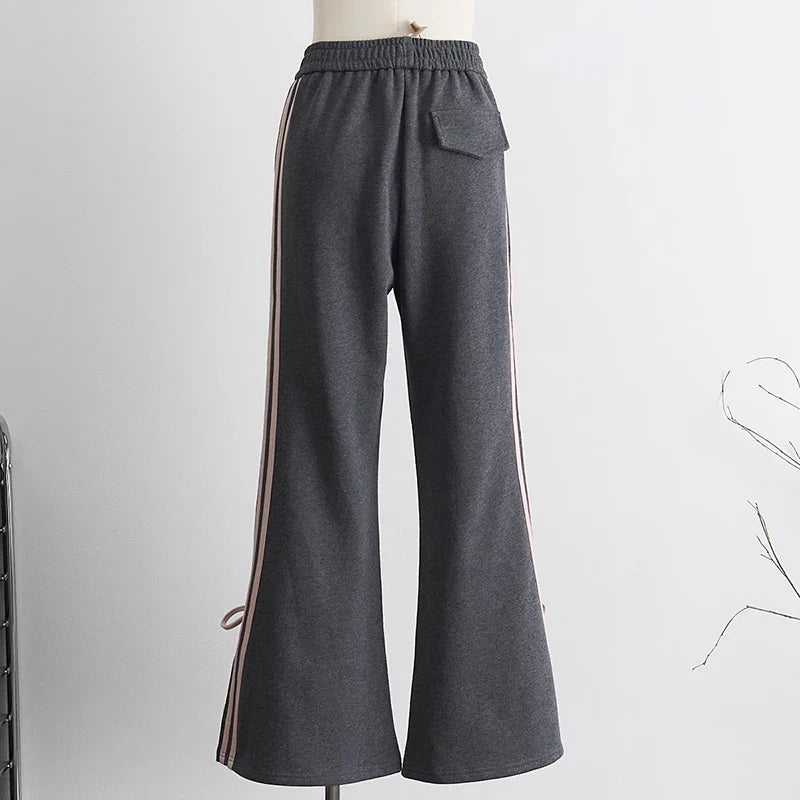Rachel - Gestreifte Sweatpants mit Schleifenbindung und weitem Bein