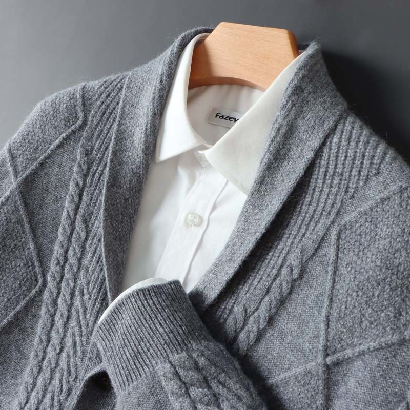 SamtGlow | Cardigan | Eleganz und Komfort