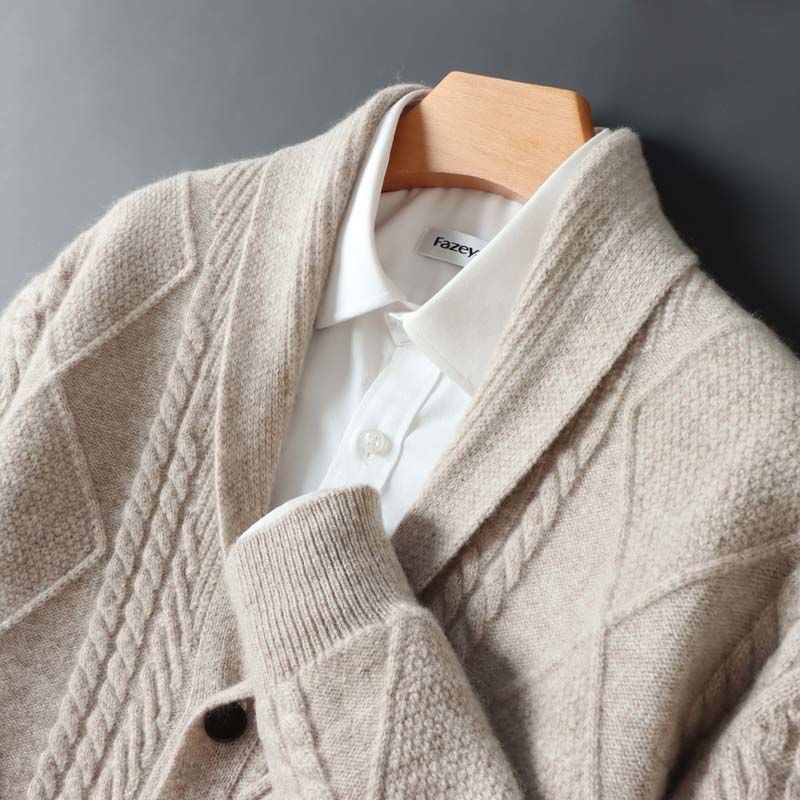 SamtGlow | Cardigan | Eleganz und Komfort