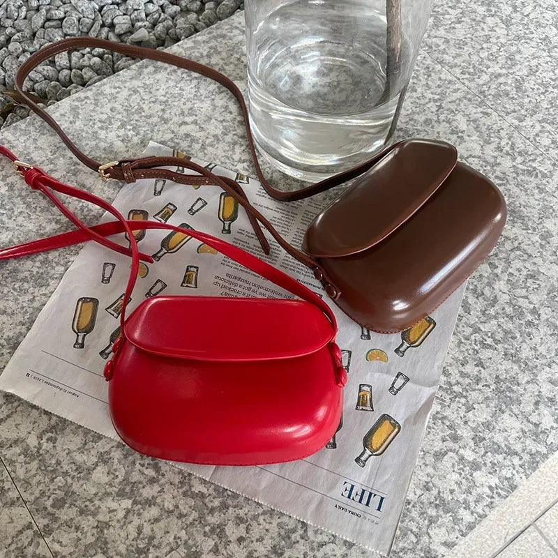 Mini PU-Leder Umhängetasche für Damen – 2024 Schultertasche mit Klappverschluss - Omara