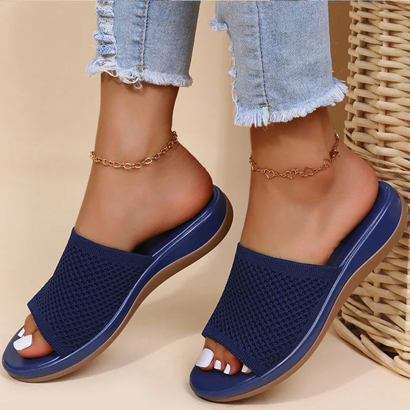 Allie - Flache Sandalen für drinnen und draußen