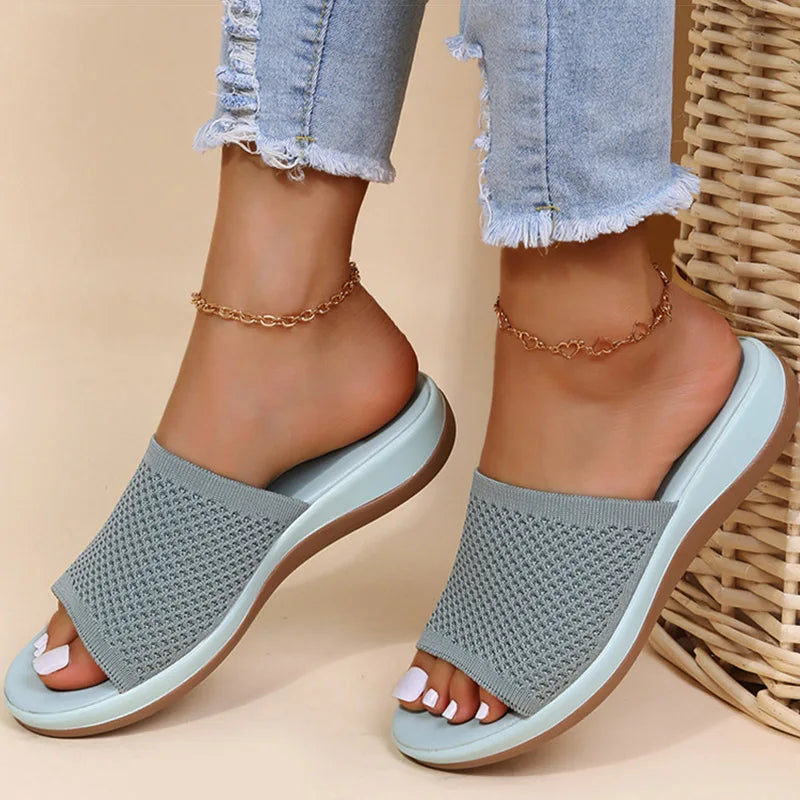 Allie - Flache Sandalen für drinnen und draußen