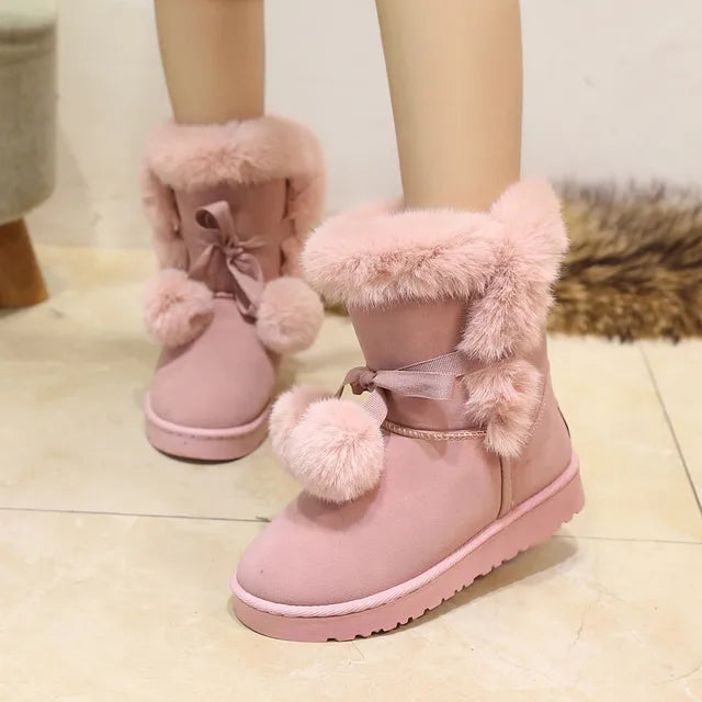 Dahlia - Elegante Winterstiefel mit Pompon-Verzierung