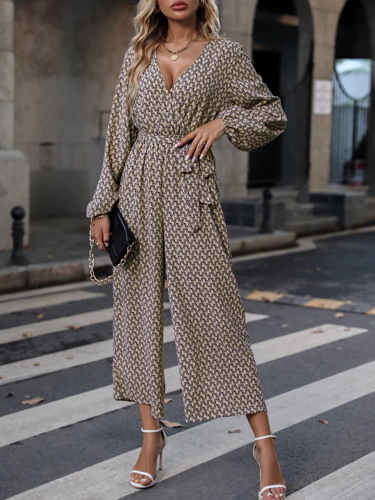 Farah - Modischer, langärmliger Jumpsuit mit V-Ausschnitt