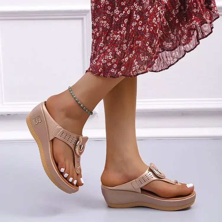 Briley - Sommer-Sandalen mit Keilabsatz und Zehenöffnung