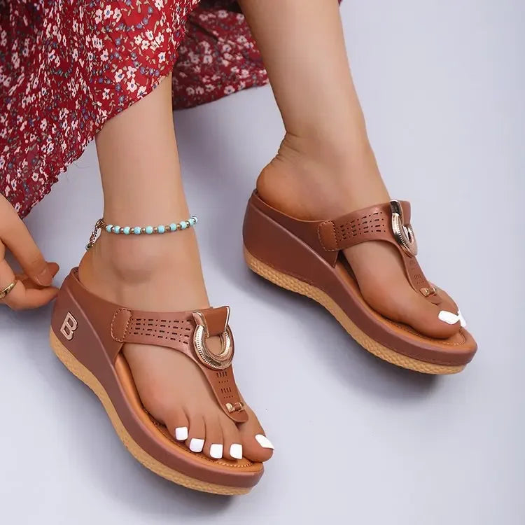 Briley - Sommer-Sandalen mit Keilabsatz und Zehenöffnung