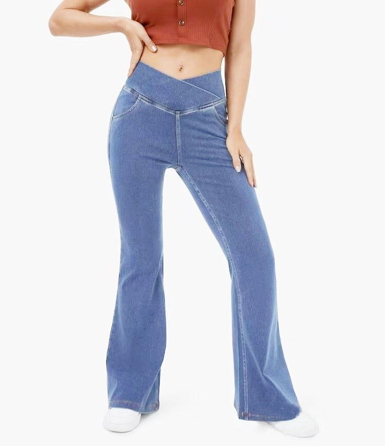 Jeans für Frauen im Schlaghosenschnitt, hoch tailliert und stretchig