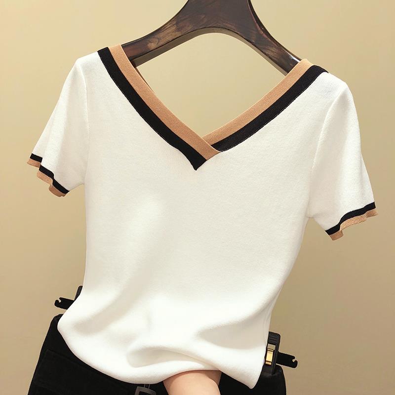 Damen-T-Shirt mit V-Ausschnitt und Kontrastbesatz
