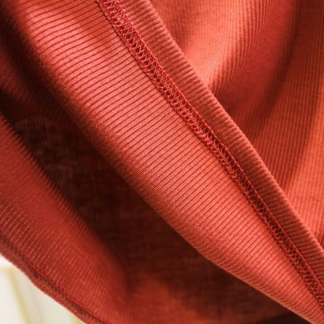 Locker geschnittenes Damen-T-Shirt mit V-Ausschnitt