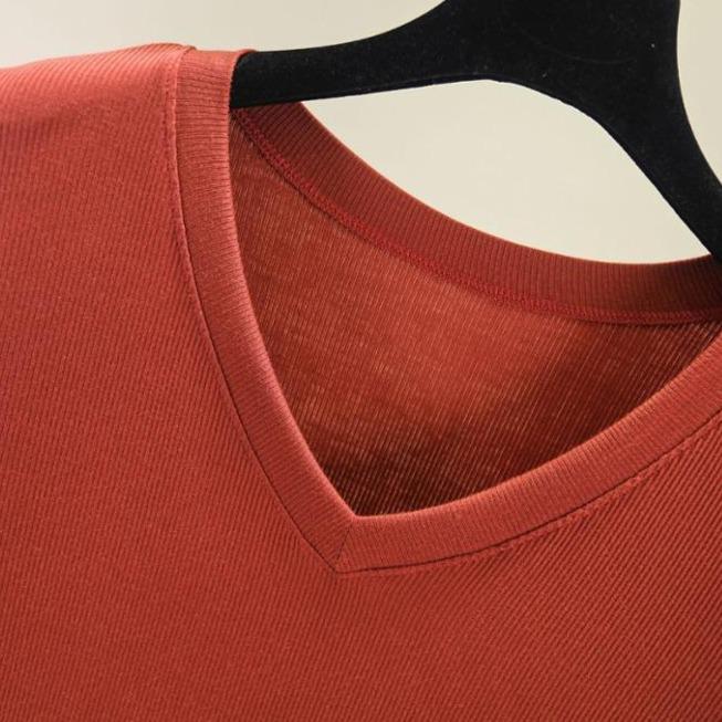 Locker geschnittenes Damen-T-Shirt mit V-Ausschnitt