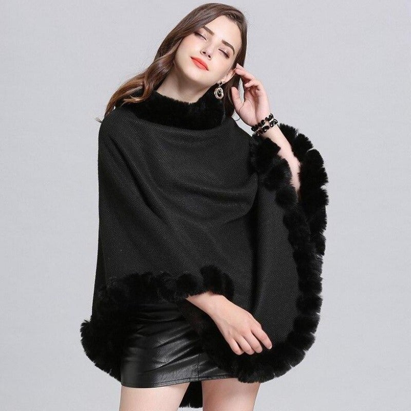 Poncho-Pullover für Damen mit Fell
