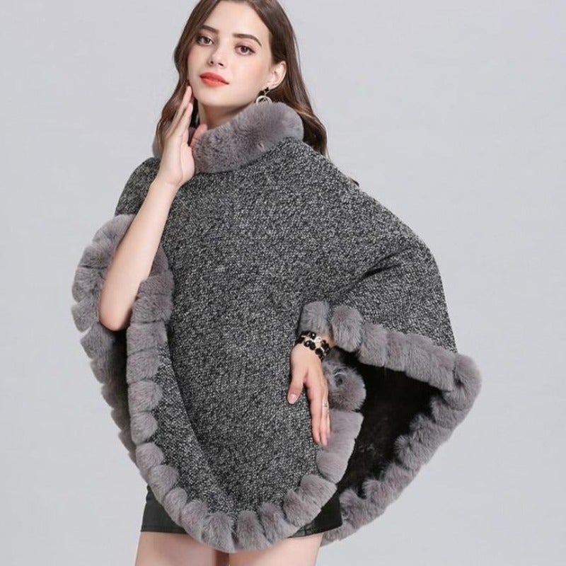 Poncho-Pullover für Damen mit Fell