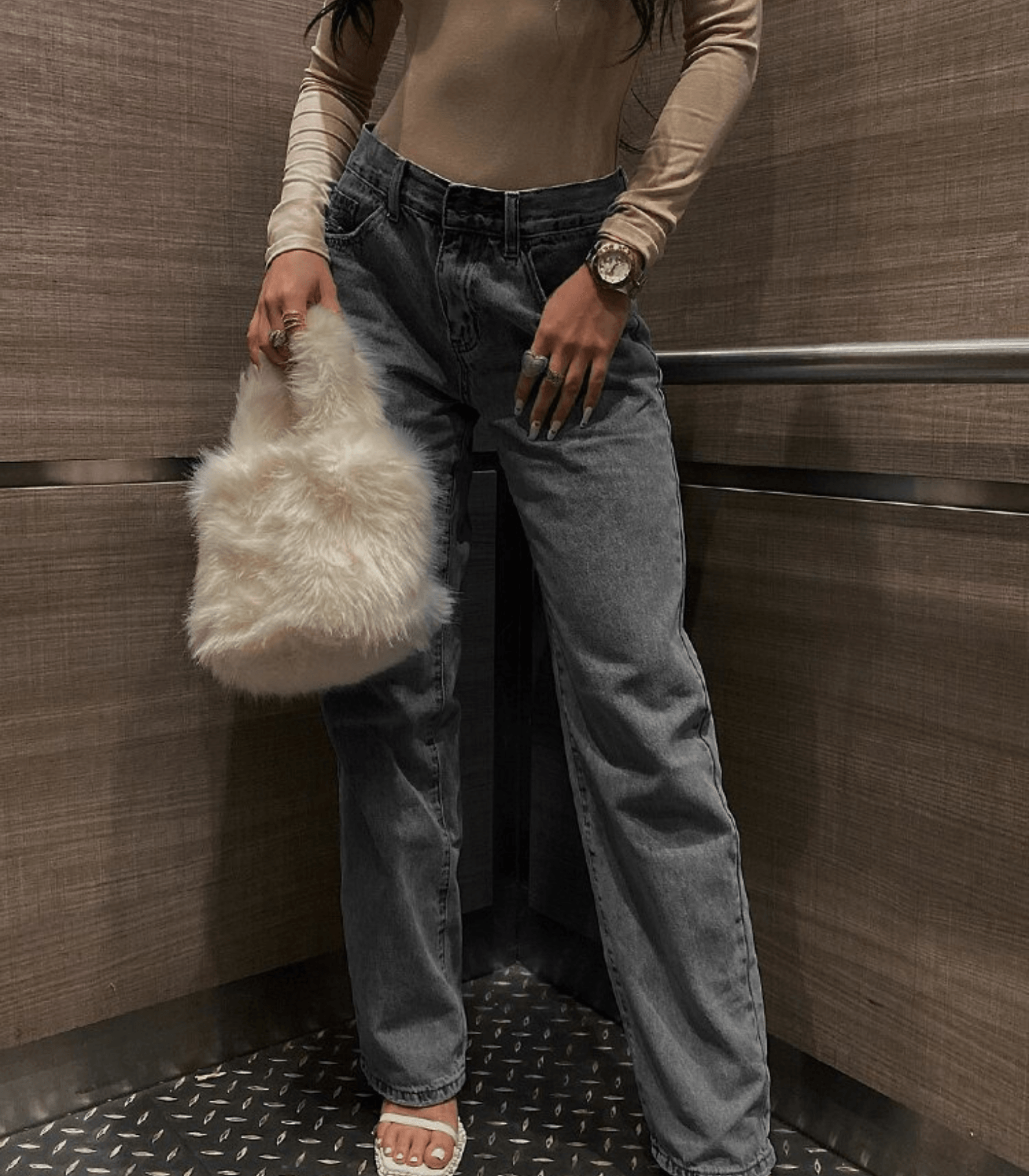 Baggy Denim-Jeans mit Rissen im hinteren Bereich