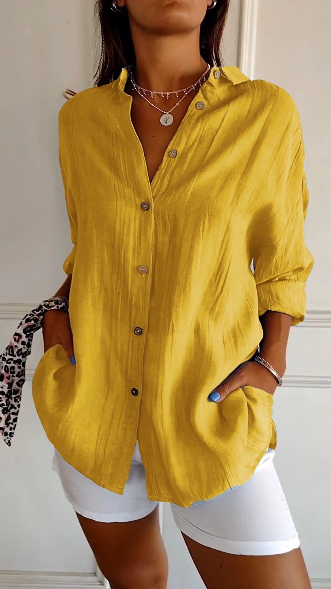 Nira | Vielseitige Hemdbluse mit Knöpfen