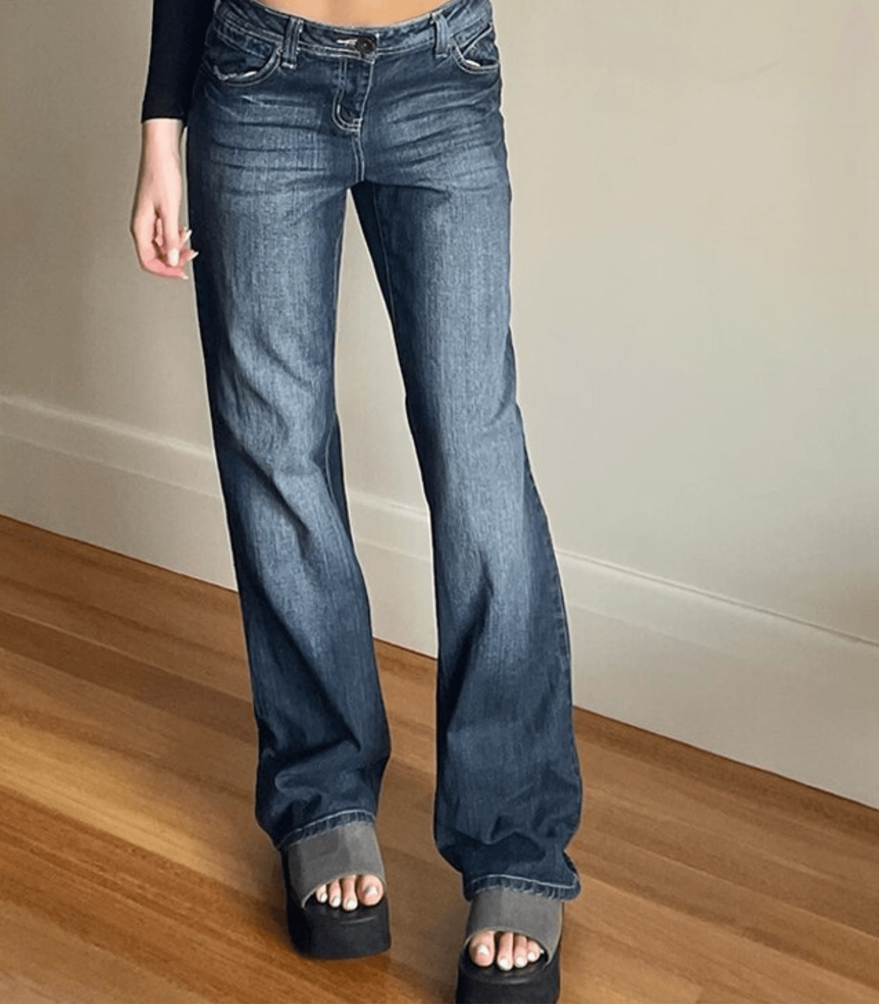 Entspannte Straight-Jeans mit einer niedrigen Bundhöhe
