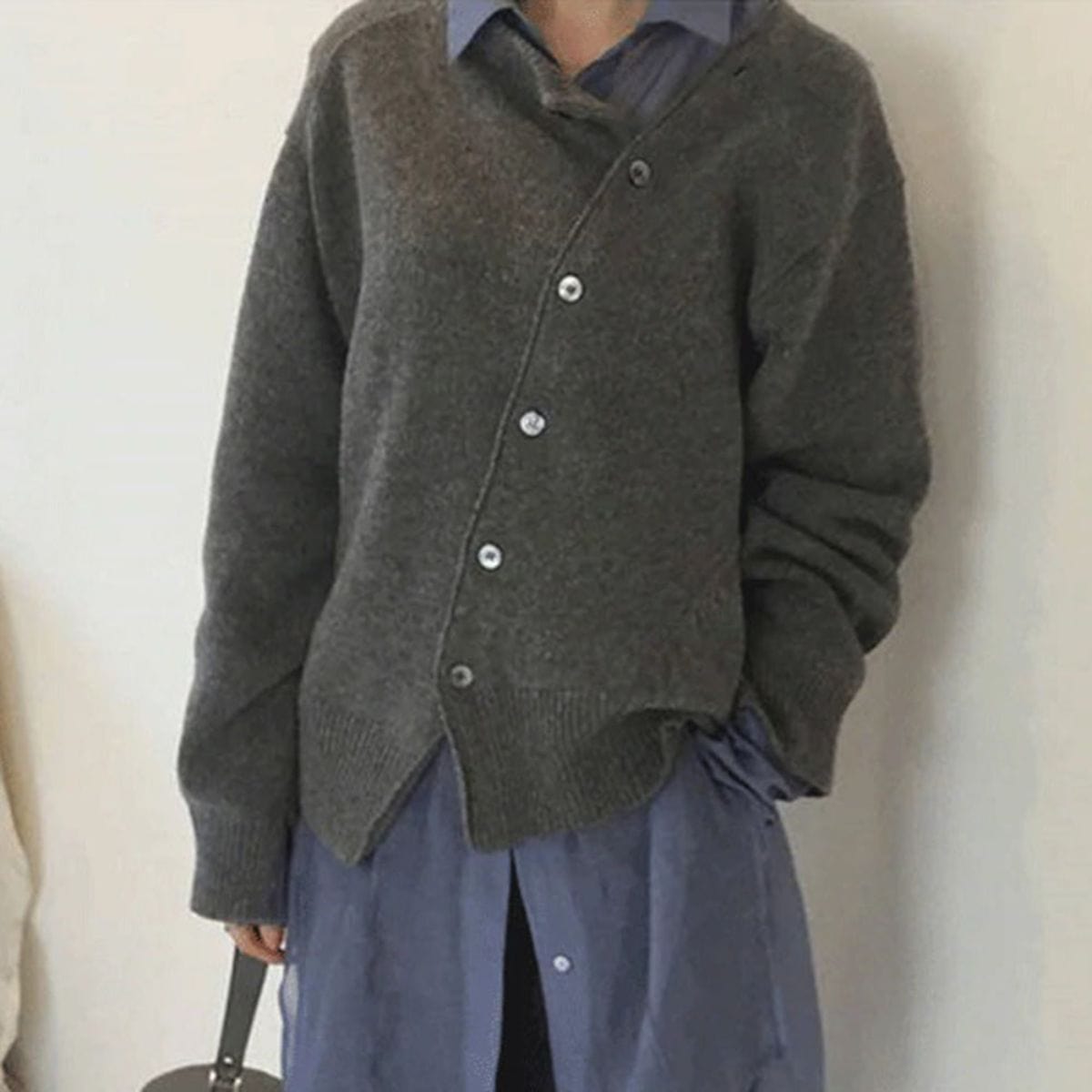 Emilia | Bequeme Kaschmirjacke mit Knopfdetails