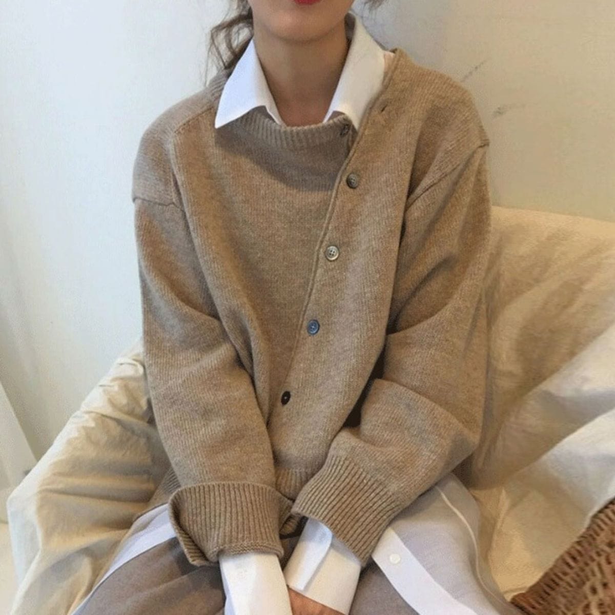 Emilia | Bequeme Kaschmirjacke mit Knopfdetails